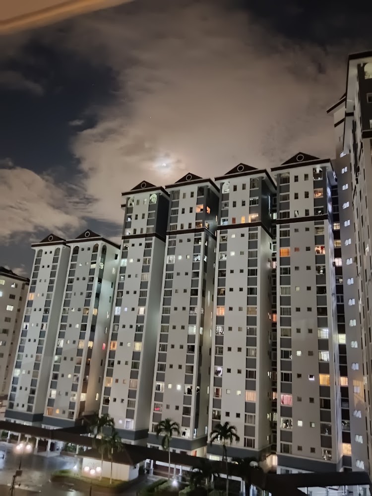 D' Aman Crimson Condominium