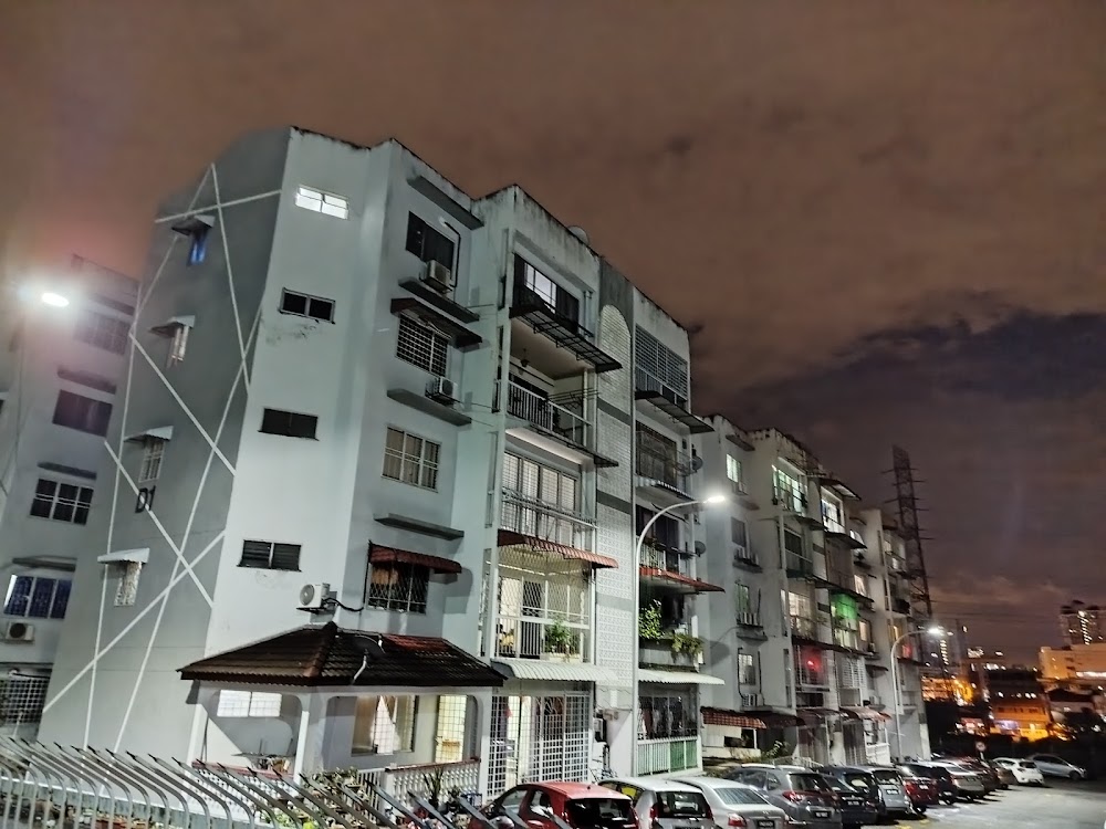 Lily & Rose Apartment